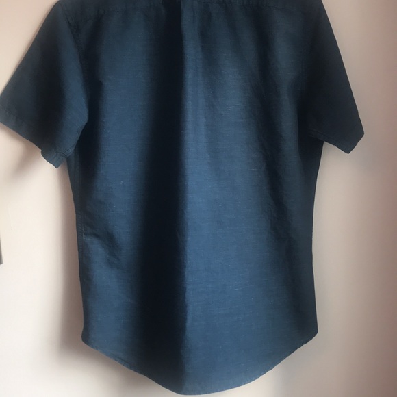 Old Navy Men’s Slim Fit Indigo Blue Button Down Short Sleeve Shirt. - Picture 5 of 10